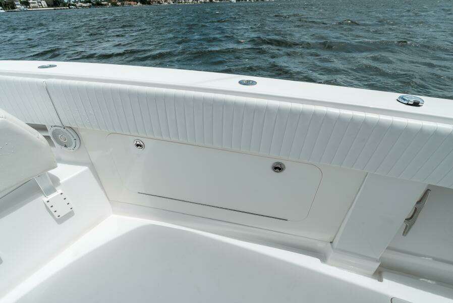 34ft Jupiter Yacht For Sale