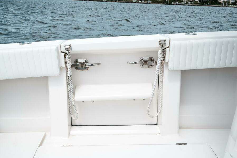 34ft Jupiter Yacht For Sale