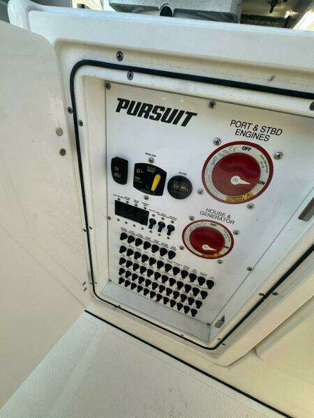 32ft Pursuit Yacht For Sale
