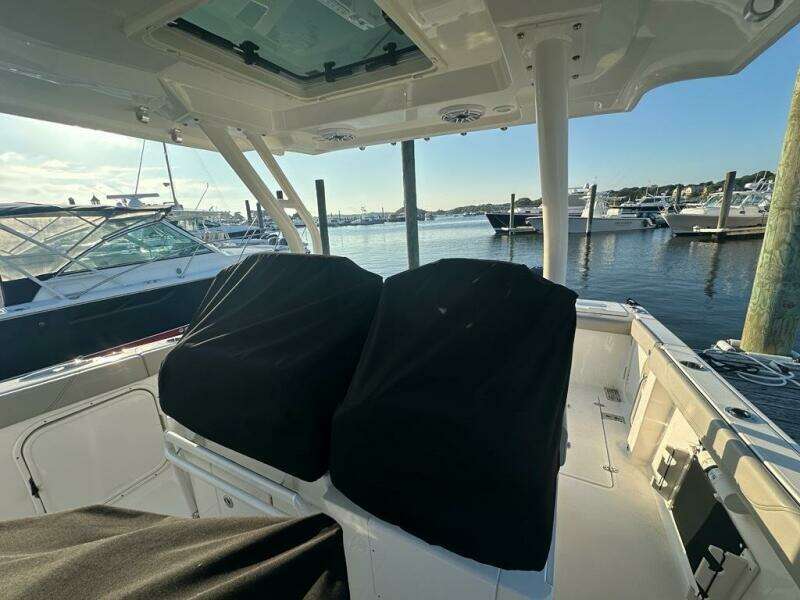 32ft Pursuit Yacht For Sale