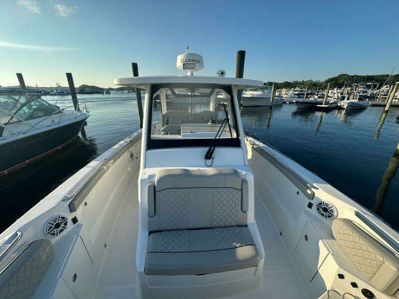 32ft Pursuit Yacht For Sale