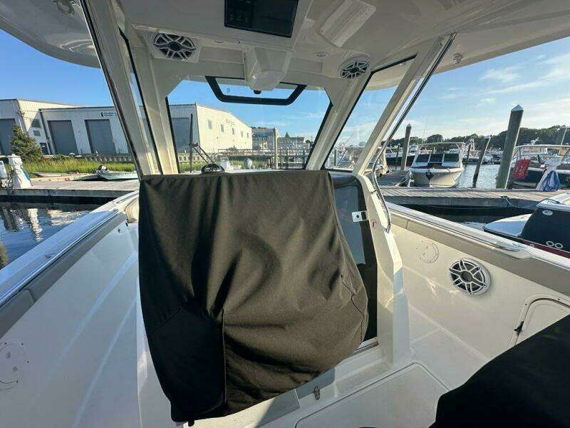 32ft Pursuit Yacht For Sale