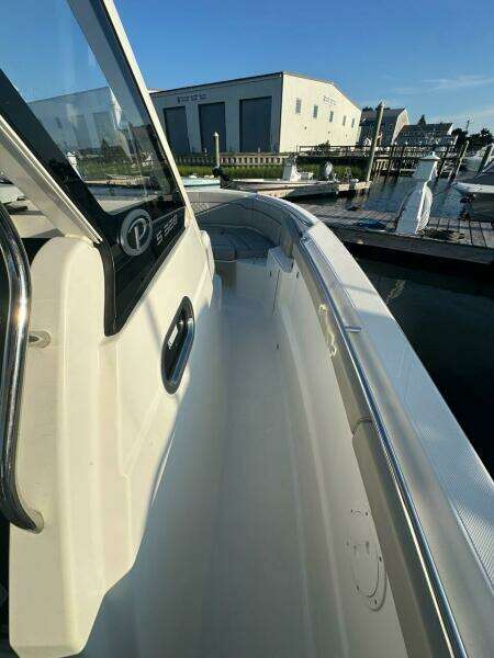32ft Pursuit Yacht For Sale