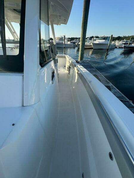 32ft Pursuit Yacht For Sale