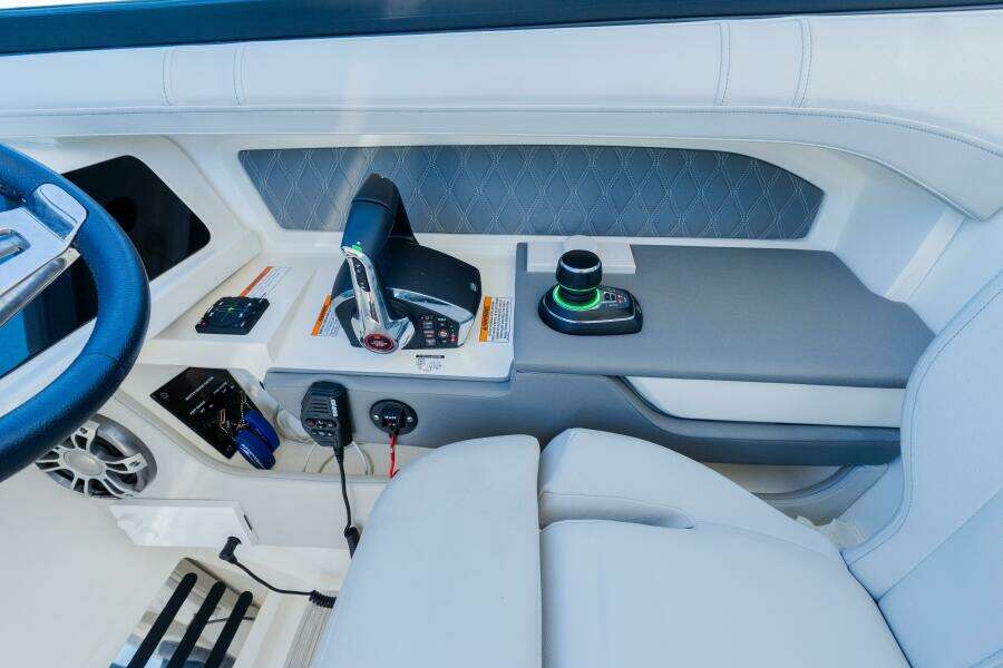 31ft Sea Ray Yacht For Sale
