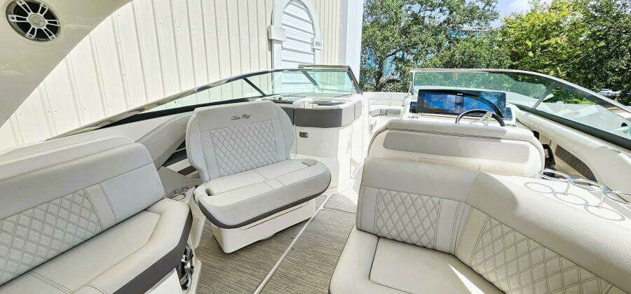 31ft Sea Ray Yacht For Sale