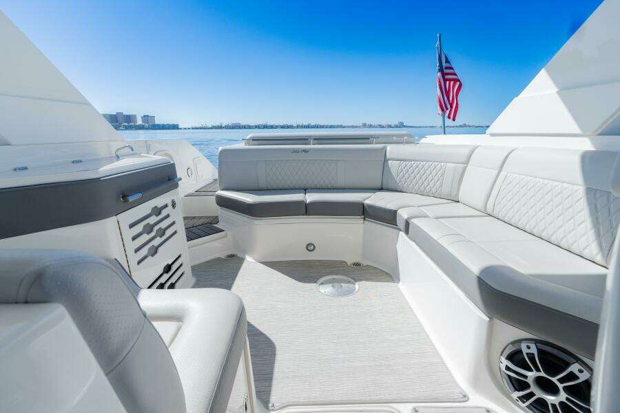 31ft Sea Ray Yacht For Sale