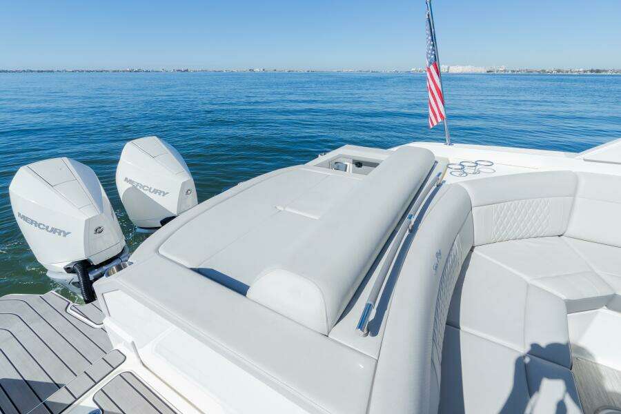 31ft Sea Ray Yacht For Sale