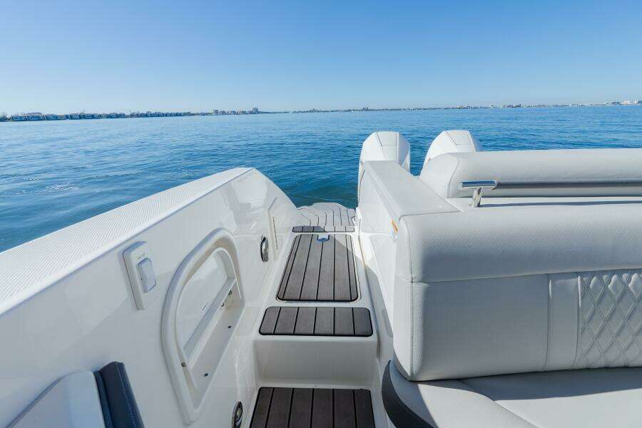 31ft Sea Ray Yacht For Sale