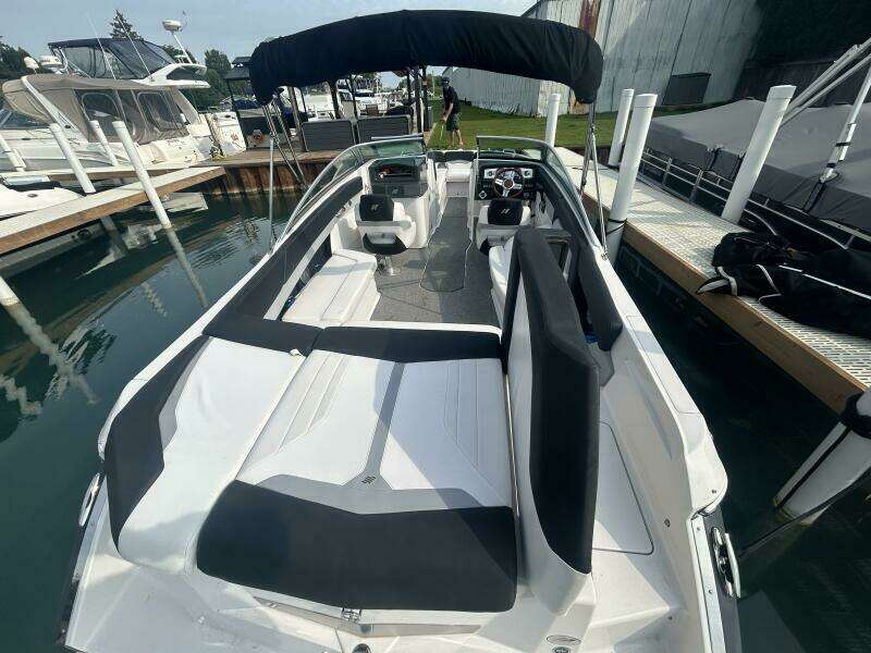 26ft Four Winns Yacht For Sale