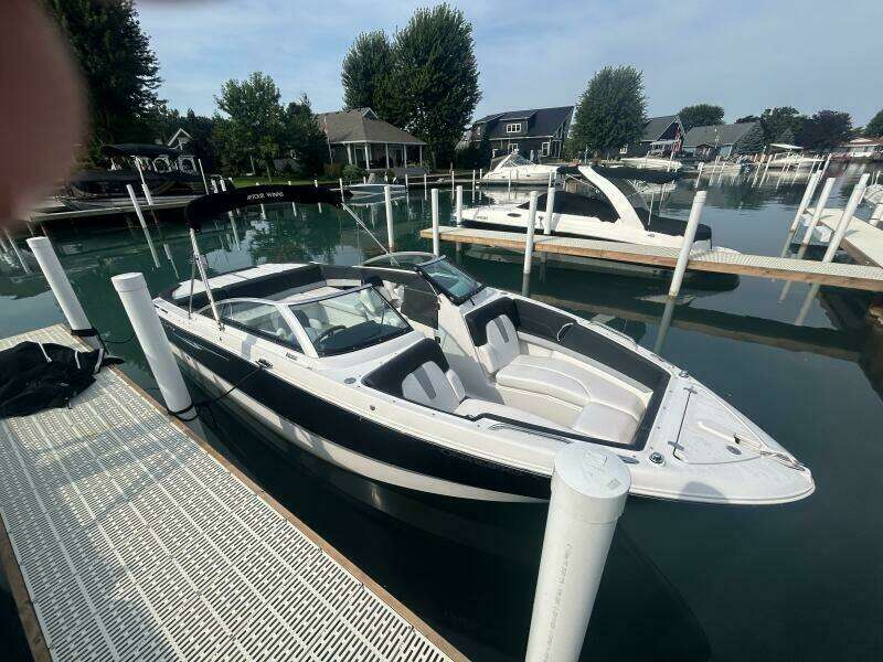 26ft Four Winns Yacht For Sale