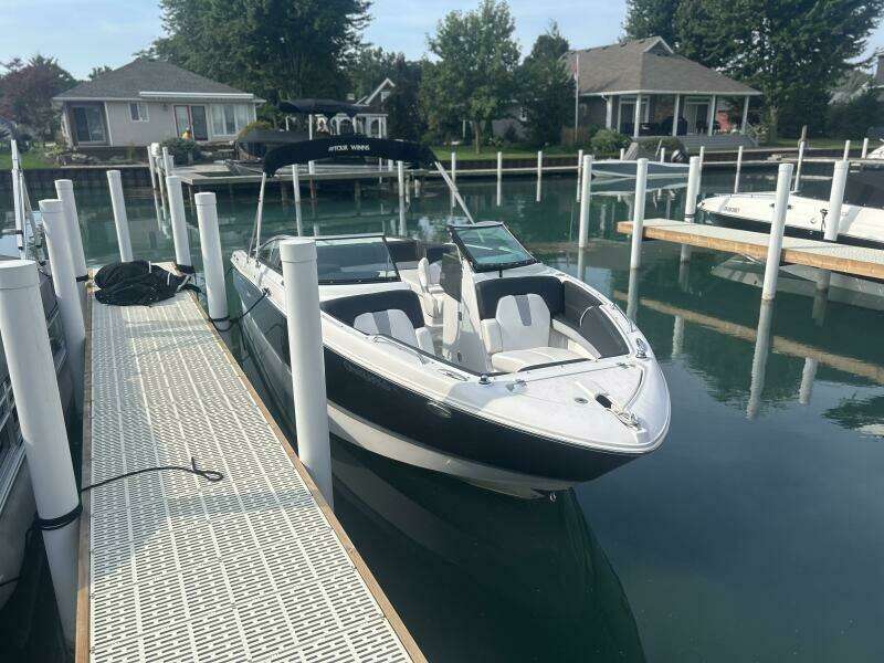 26ft Four Winns Yacht For Sale