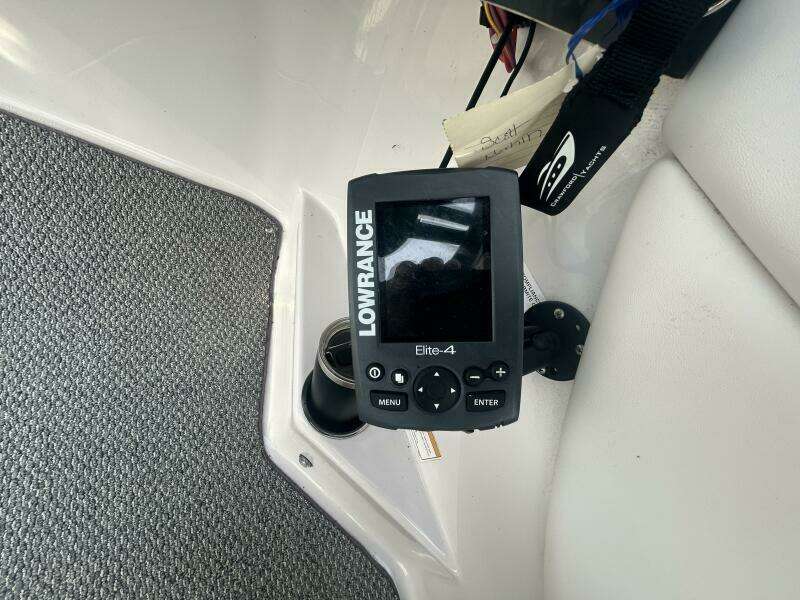 26ft Four Winns Yacht For Sale