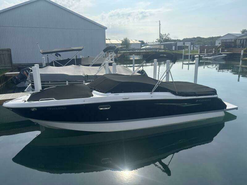 26ft Four Winns Yacht For Sale