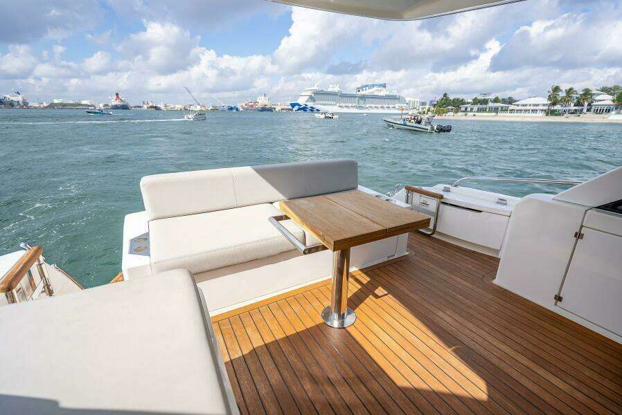 MAN CAVE 50ft Maritimo Yacht For Sale
