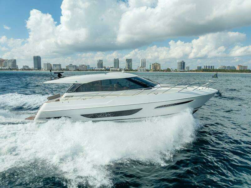 MAN CAVE 50ft Maritimo Yacht For Sale