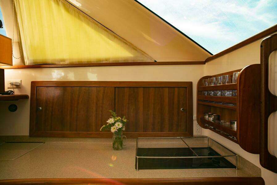 2002 Riviera 40 Flybridge - SKIESTA - Galley