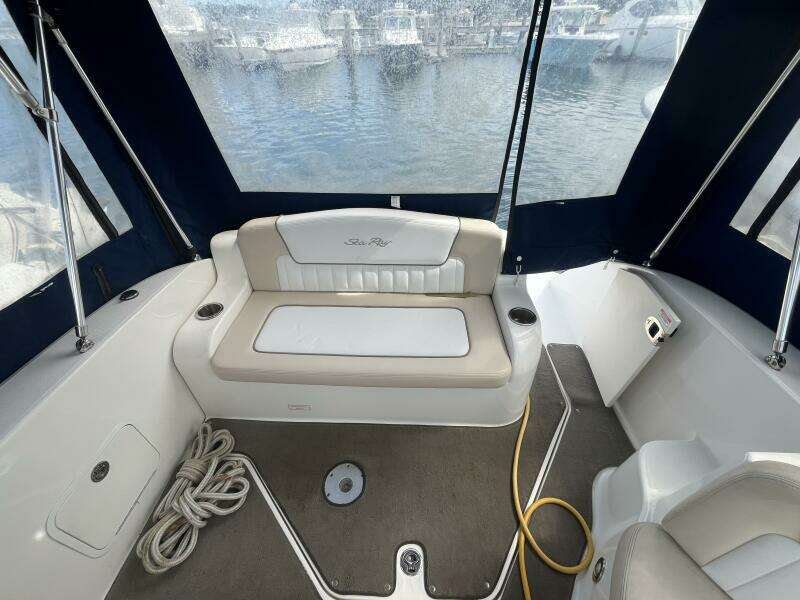 24ft Sea Ray Yacht For Sale