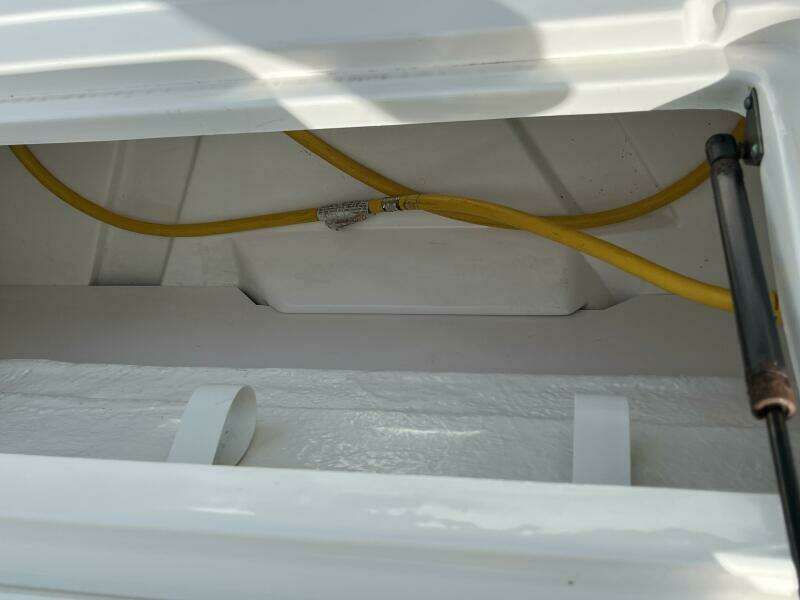 24ft Sea Ray Yacht For Sale