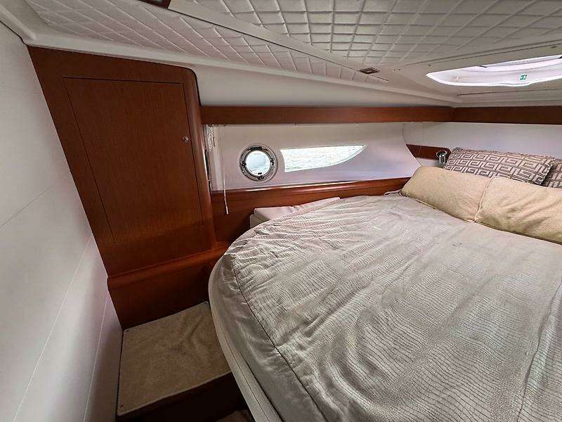 38ft Beneteau Yacht For Sale