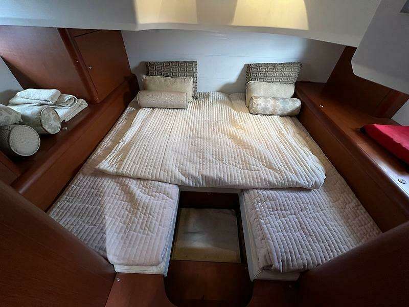 38ft Beneteau Yacht For Sale