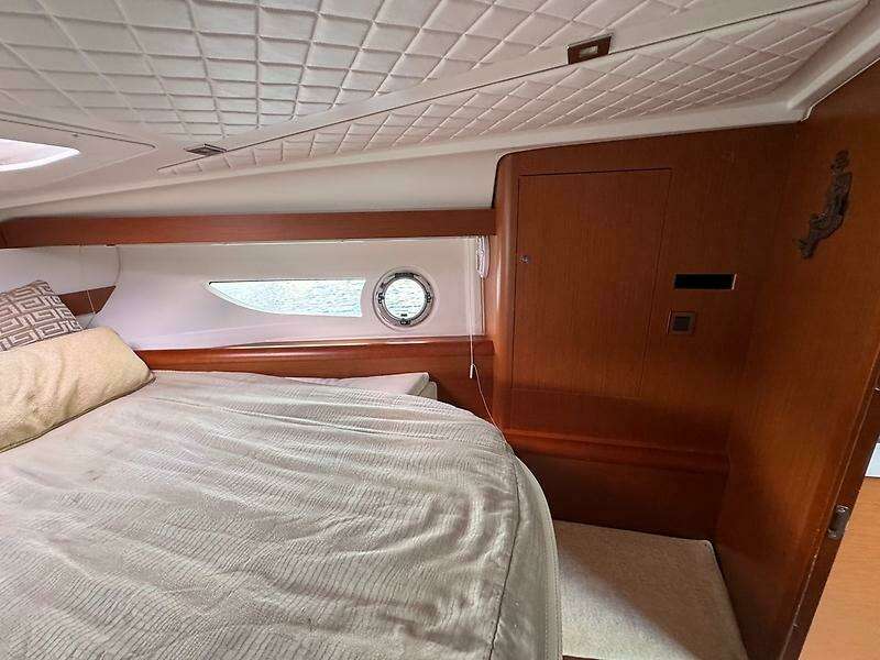 38ft Beneteau Yacht For Sale