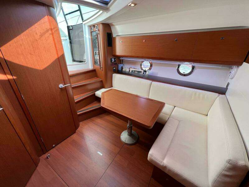 38ft Beneteau Yacht For Sale