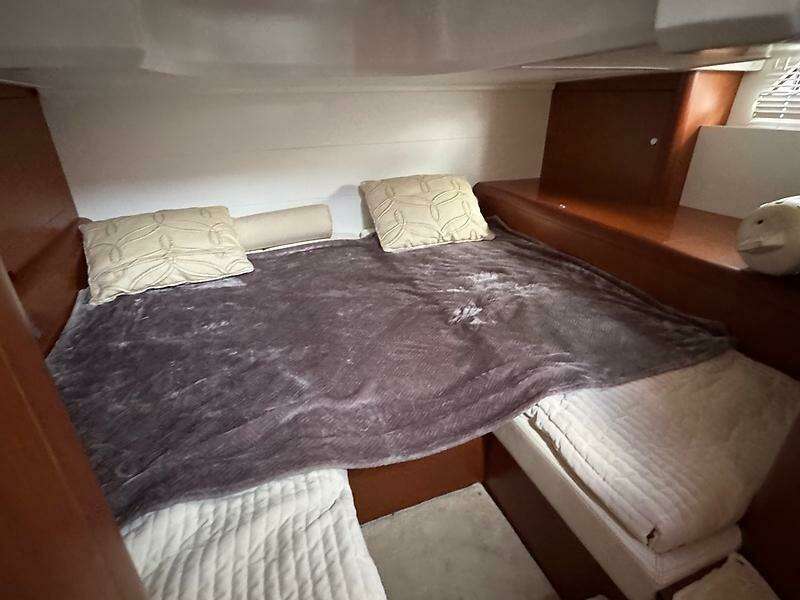 38ft Beneteau Yacht For Sale