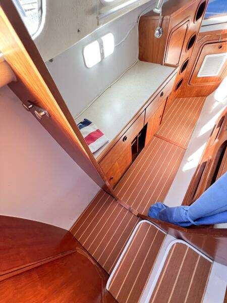 JOYRIDE 32ft TomCat Yacht For Sale