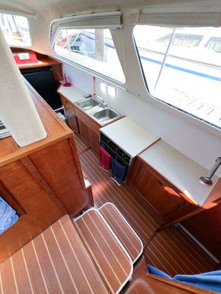 JOYRIDE 32ft TomCat Yacht For Sale