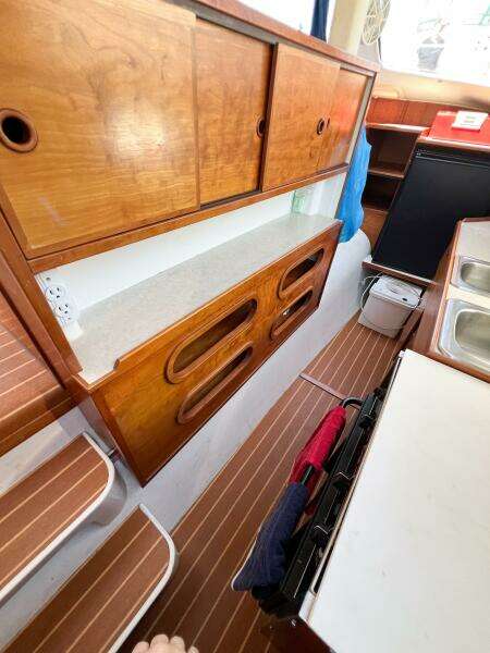 JOYRIDE 32ft TomCat Yacht For Sale