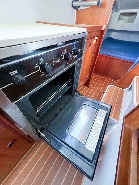 JOYRIDE 32ft TomCat Yacht For Sale