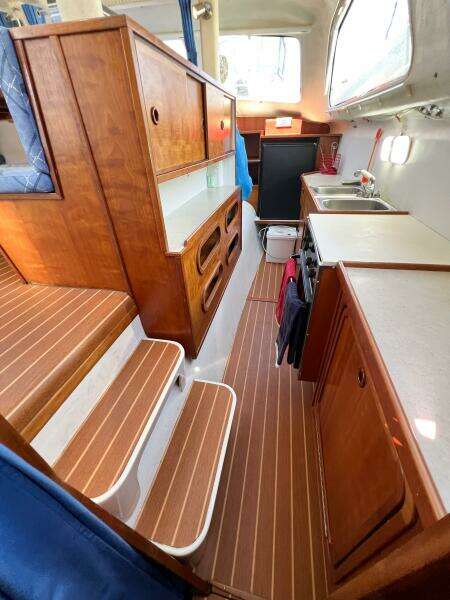 JOYRIDE 32ft TomCat Yacht For Sale
