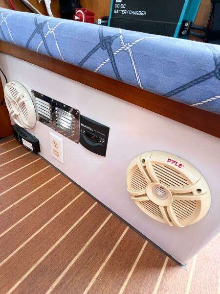 JOYRIDE 32ft TomCat Yacht For Sale
