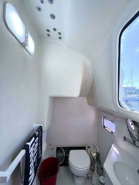 JOYRIDE 32ft TomCat Yacht For Sale