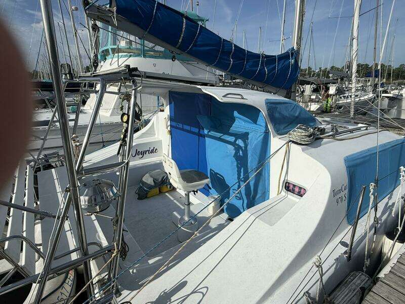 JOYRIDE 32ft TomCat Yacht For Sale
