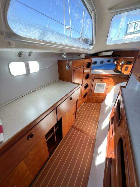 JOYRIDE 32ft TomCat Yacht For Sale