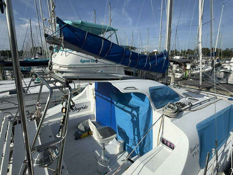 JOYRIDE 32ft TomCat Yacht For Sale