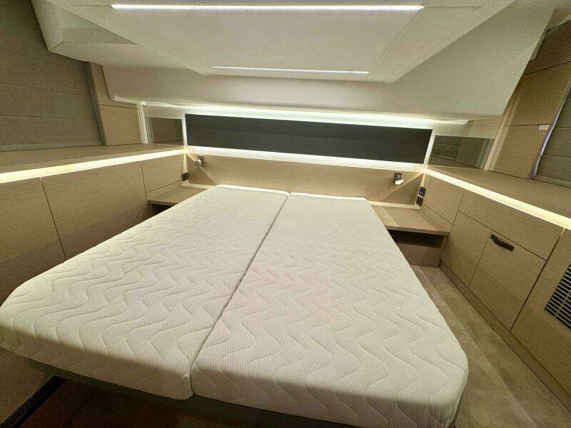 42ft Prestige Yacht For Sale