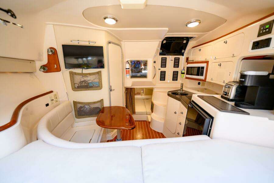 Sur Reel 33ft Grady White Yacht For Sale