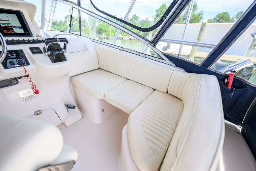 Sur Reel 33ft Grady White Yacht For Sale