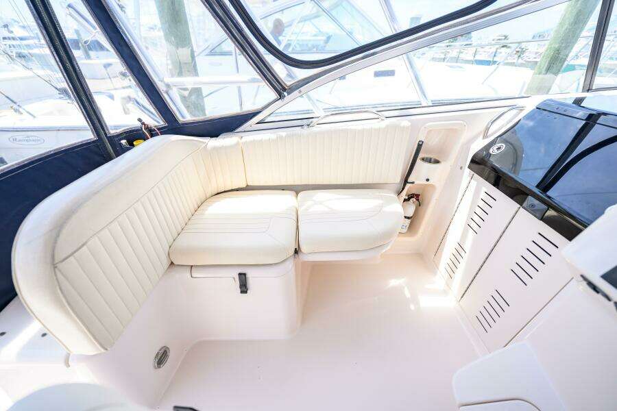Sur Reel 33ft Grady White Yacht For Sale