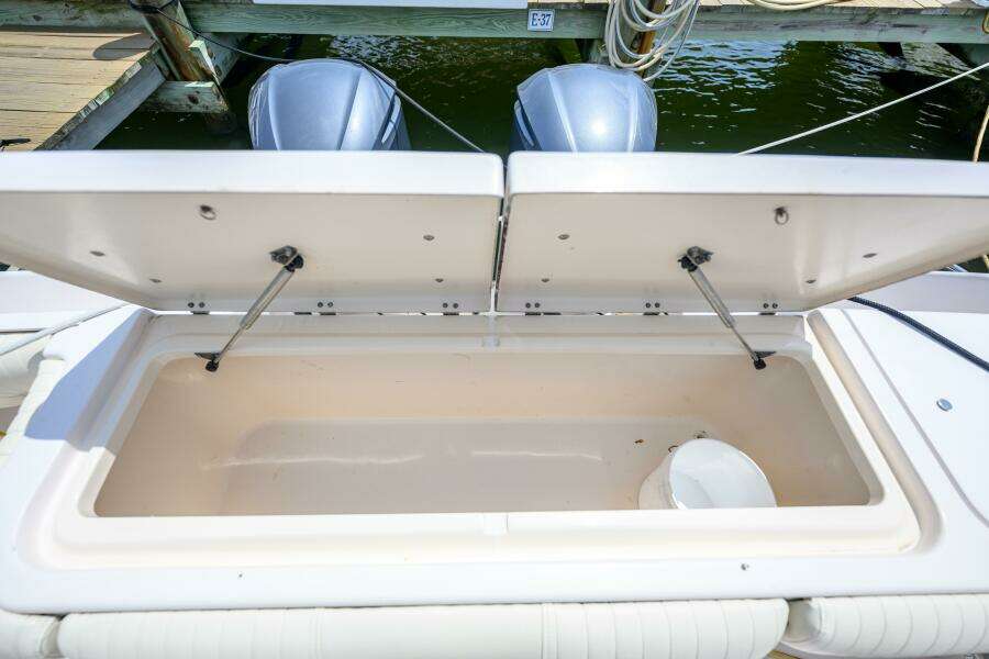 Sur Reel 33ft Grady White Yacht For Sale