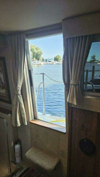 38ft Chris Craft Yacht For Sale