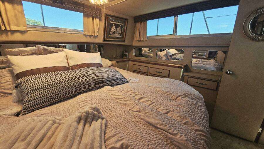 38ft Chris Craft Yacht For Sale