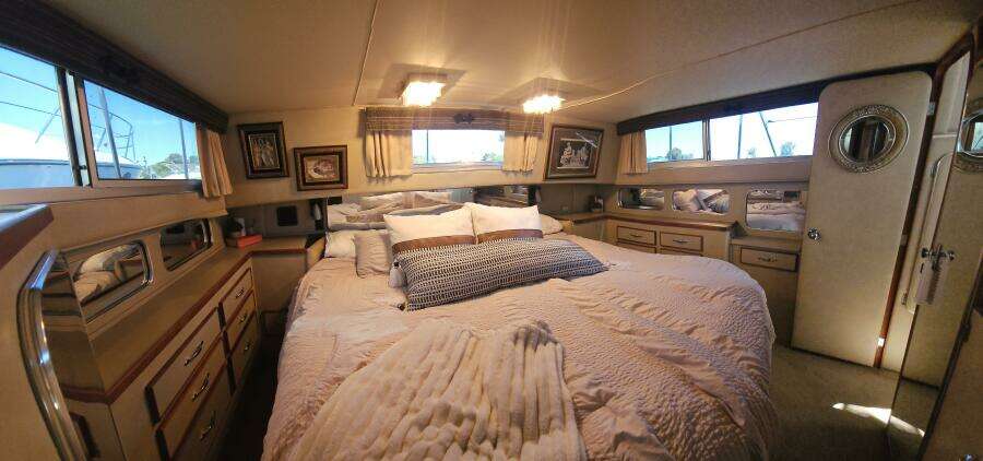 38ft Chris Craft Yacht For Sale