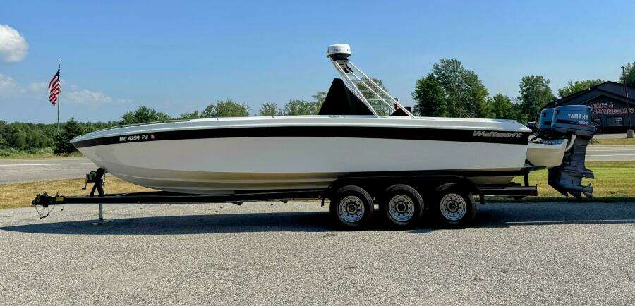 30ft Wellcraft Yacht For Sale