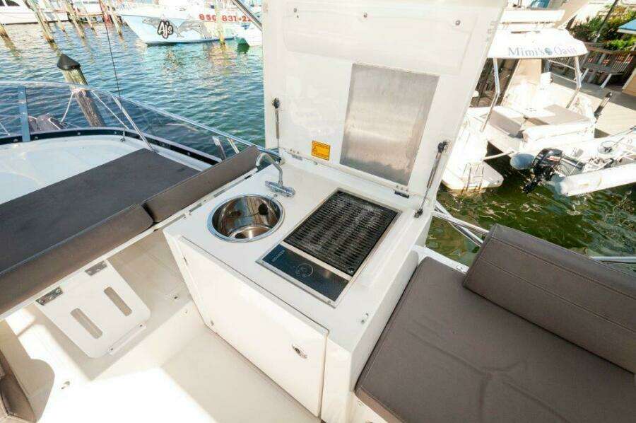 2017 Prestige 460 Flybridge- 