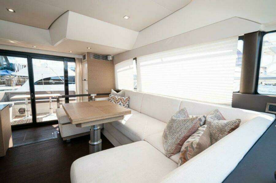 2017 Prestige 460 Flybridge- 