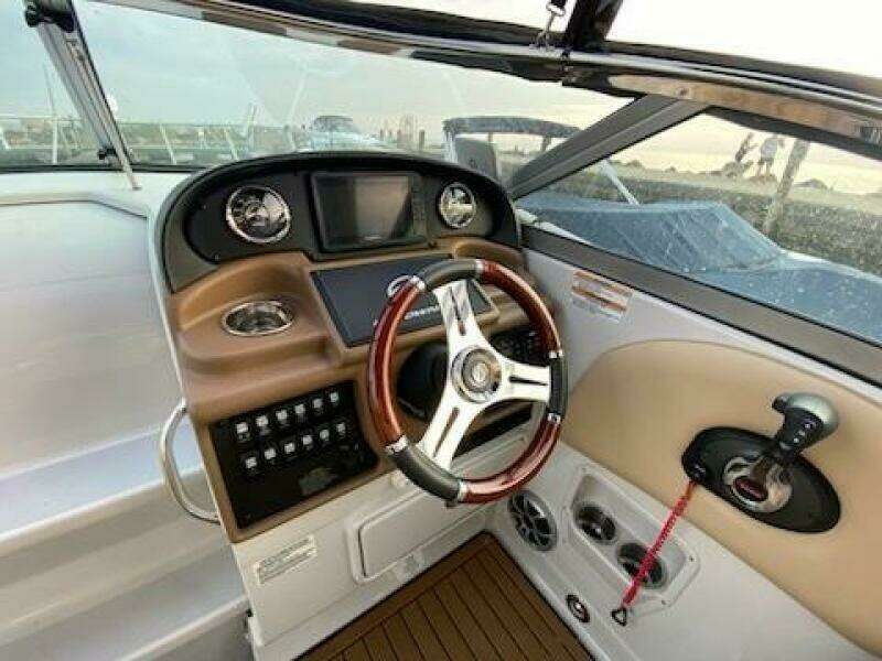 26ft Crownline Yacht For Sale